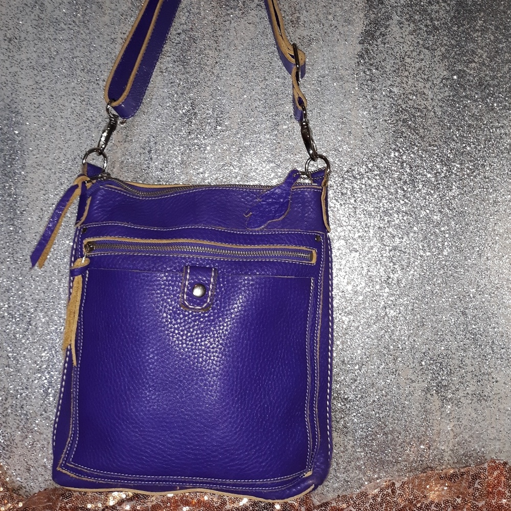 Roots made in Canada Purse